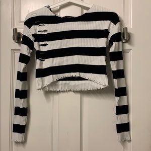 Forever 21 Long Sleeve Crop Top - Black & White